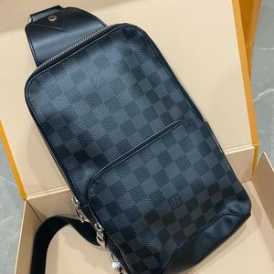 AUTHENTIC Louis Vuitton Avenue sling bag